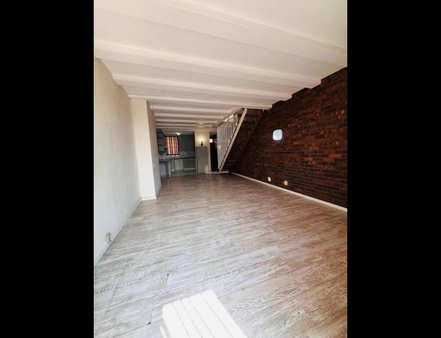 2 BEDROOM TOWNHOUSE FOR SALE IN THE HILL